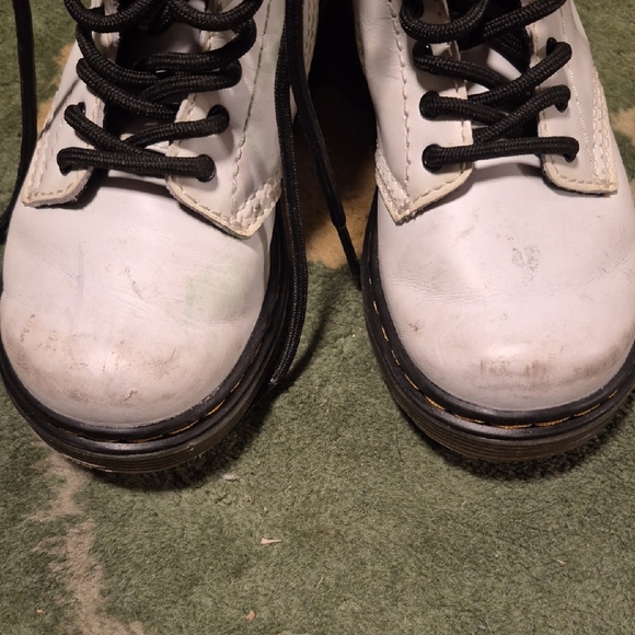 Dr. Martens Kids White and Black Boots - Picture 3 of 6